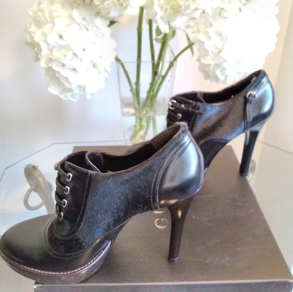 Gucci Leather Bootie Leather with Mohair - Picture 4 of 15